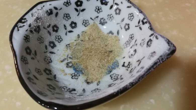 健脾减肚,茯苓山药鸡内金粥,每次每人取1/3勺