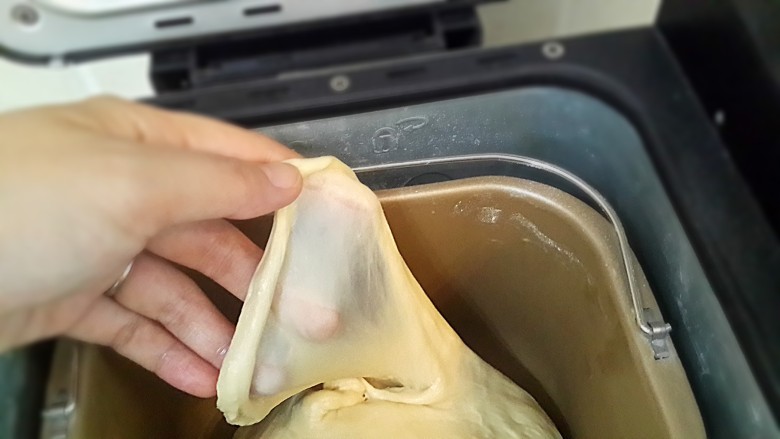 酸奶排排包,面团揉出膜