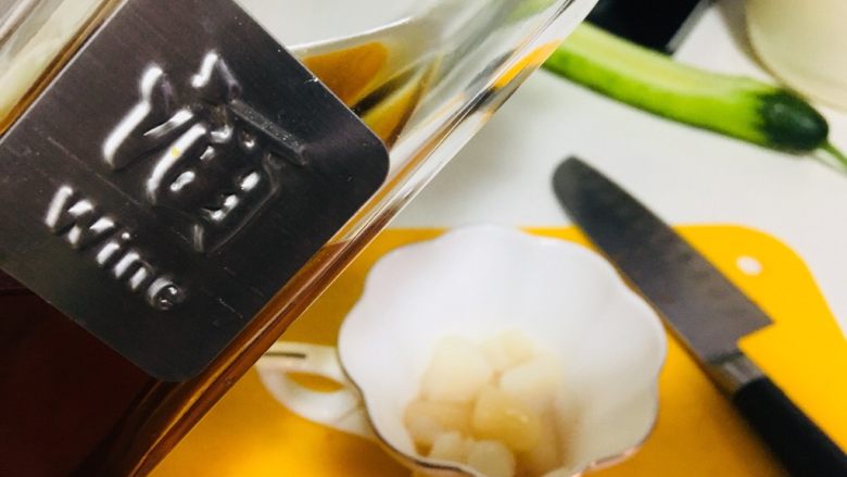 家常小炒,放入料酒