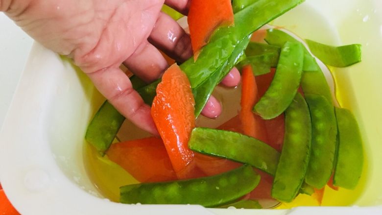 家常小炒,就是饭店里的样子哈哈