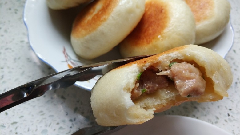 鲜肉生煎发面饼