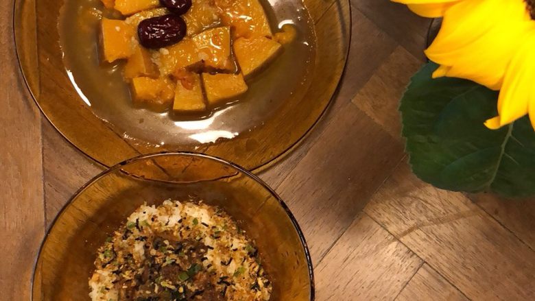 蜜汁南瓜,搭配准备好的鳗鱼饭就是美妙的午餐啦