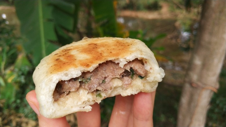 鲜肉生煎发面饼,舌头都要吞掉的节奏