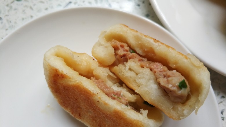 鲜肉生煎发面饼,一口气能吃好几个
