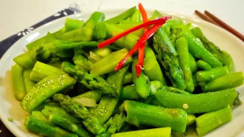 芦笋炒荷兰豆,清爽鲜嫩