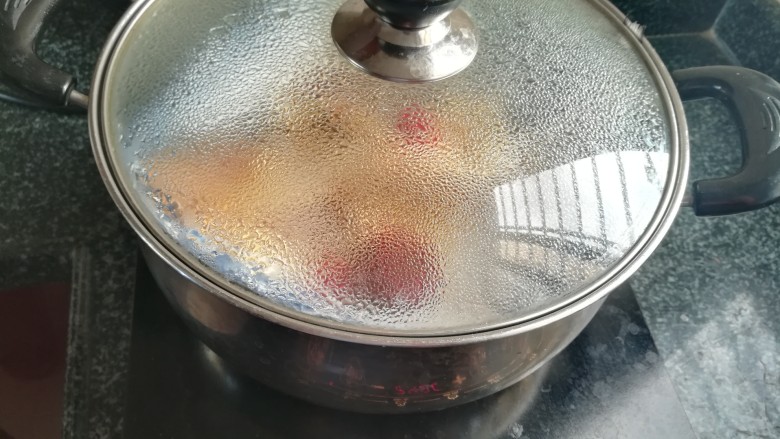#舌尖上的乡愁#好看更好吃的清蒸黄瓜鱼,放上鱼,旺火8分钟,8分钟,最多不能超过12分钟,不然鱼就比较烂了。