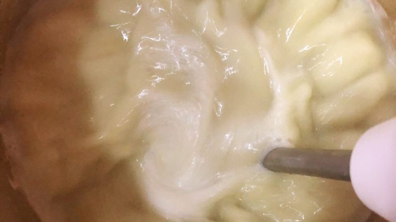 懒人灌汤小笼包,没有料理棒用料理机豆浆机打都可以
(真的什么工具都没有不打也行 就只要汤不要肉皮)