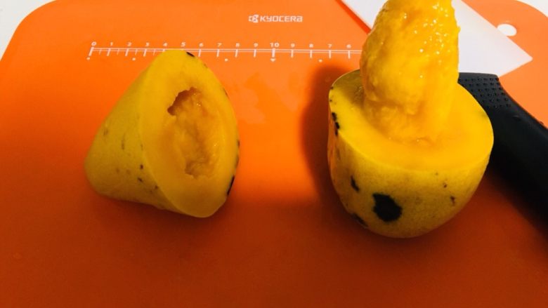 零失败芒果奶昔,双手拧开