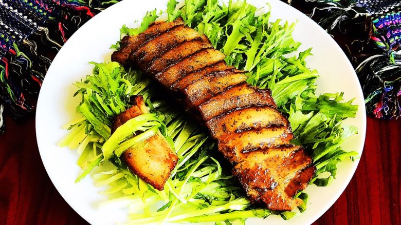 苦菊卷黑椒腊肉,苦菊腊肉卷做好了