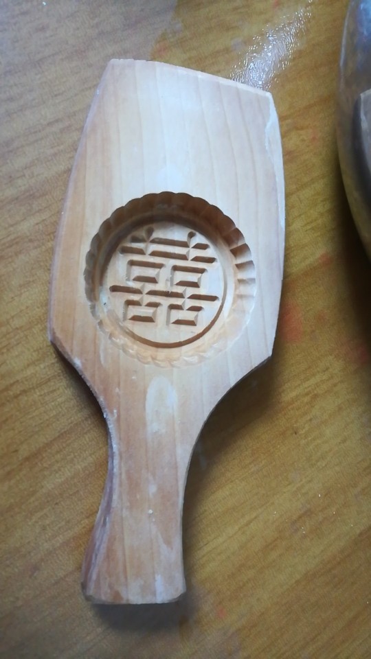 #舌尖上的乡愁#纯手工打造的鼠曲粿,准备好粿模子,我们老家简单粗暴,就叫粿印,形象,生动,是不是?
