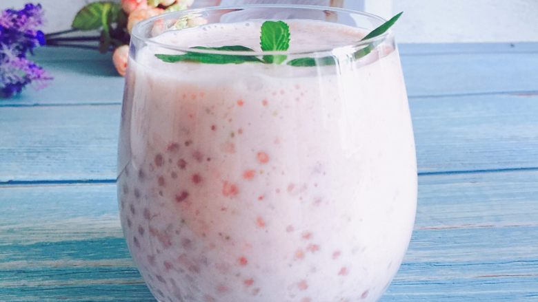 粉红佳人~草莓牛奶西米露,成品图
