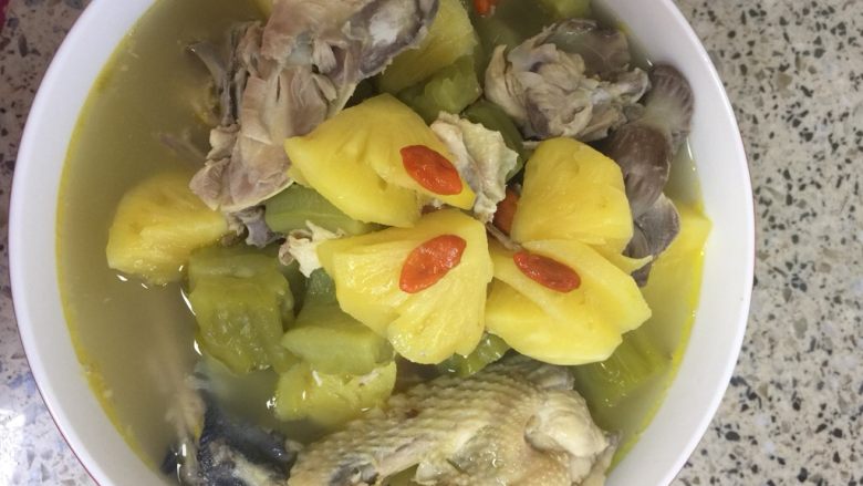菠萝炖鸡