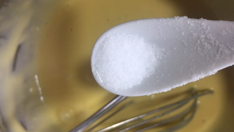 10分钟快手早餐篇(八),加入适量的食盐