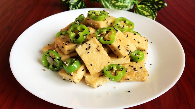 芝香千页豆腐,芝香千页豆腐，芝香浓郁，口感弹牙~