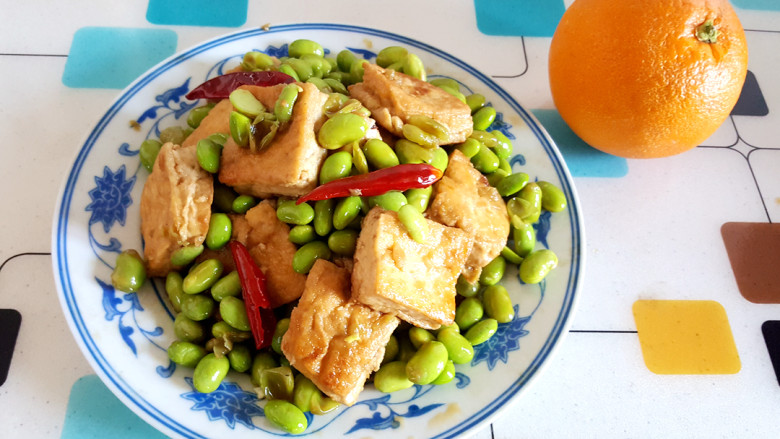 ~毛豆臭豆腐,翻炒一两分钟，出锅。☺