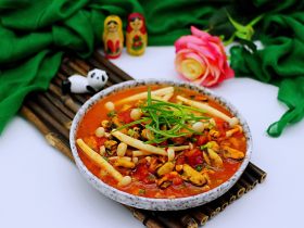 家常小炒白玉菇番茄青口肉