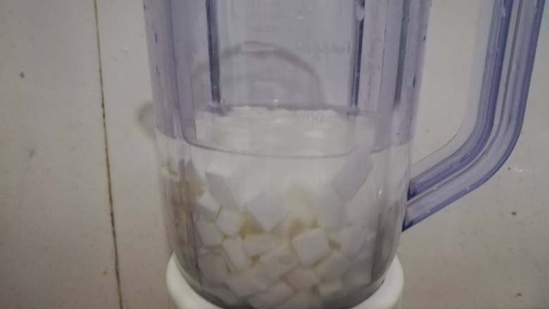 自制椰浆&椰蓉,放入料理机,水刚过即可