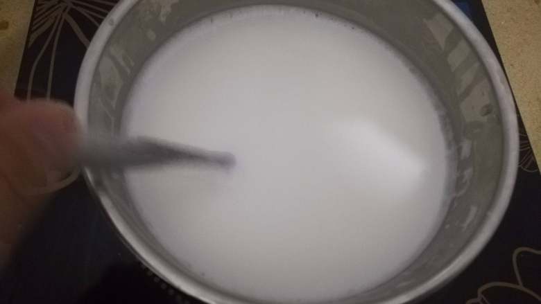 自制椰浆&椰蓉,煮的过程一定要中小火,并且不断搅拌