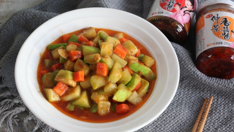 香辣小炒,香辣好吃,非常下饭哦。