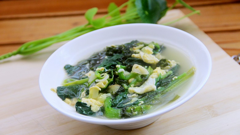 菠菜鸡蛋紫菜汤,美味的汤,就做好了