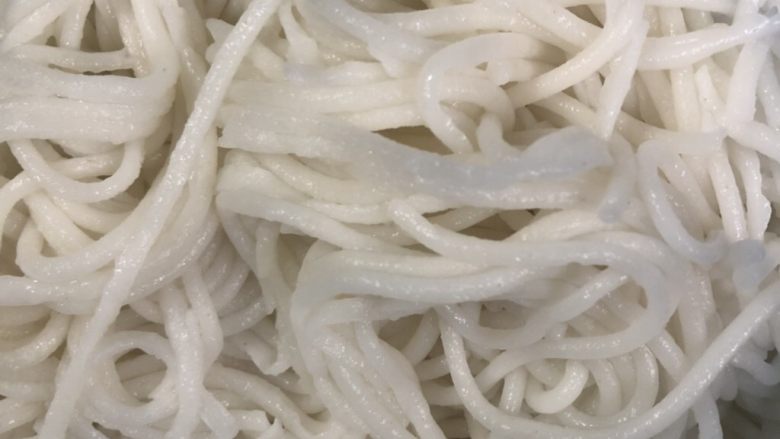 恩平濑粉,然后配上汤汁