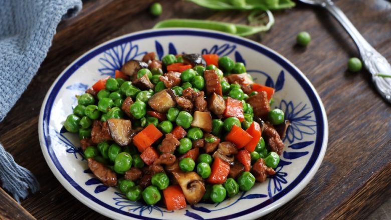 肉末豌豆炒时蔬,超级美味，孩子很喜欢吃