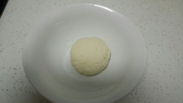自制凉皮,活成面团,醒面30分钟。