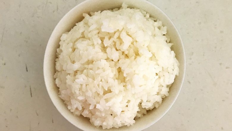 香椿系列之三 香椿炒饭,<a style='color:red;display:inline-block;' href='/shicai/ 507'>米饭</a>1碗