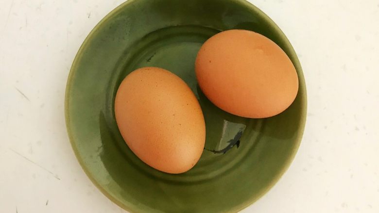 香椿系列之三 香椿炒饭,<a style='color:red;display:inline-block;' href='/shicai/ 9'>鸡蛋</a>清洗干净