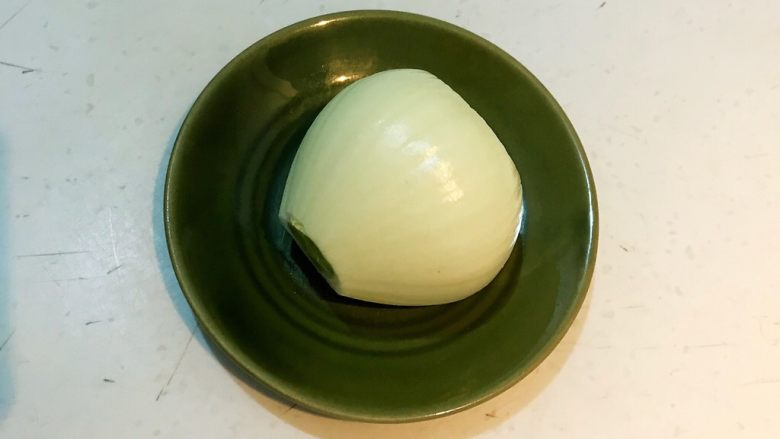 香椿系列之二 香椿鸡蛋饼,半个小圆葱