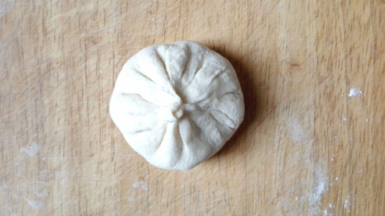 槐花馅饼,像包子那样捏紧,