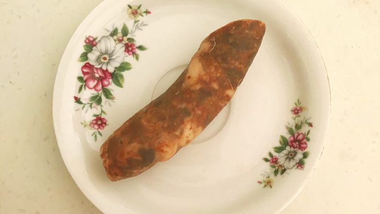 香椿系列之四 法式香椿煎饼,熟腊肠半根