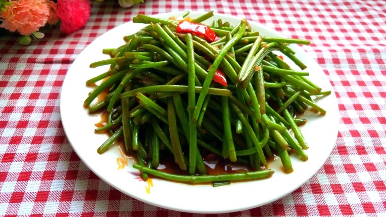 凉拌泥蒿,成品图来一张。