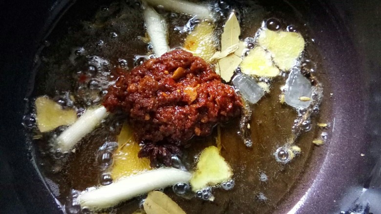 菌类料理 十 菌香啤酒鸭,加<a style='color:red;display:inline-block;' href='/shicai/ 11801'>郫县豆瓣</a>炒香