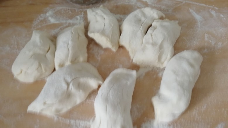 香葱猪肉烧饼,揪面挤子(如图)
