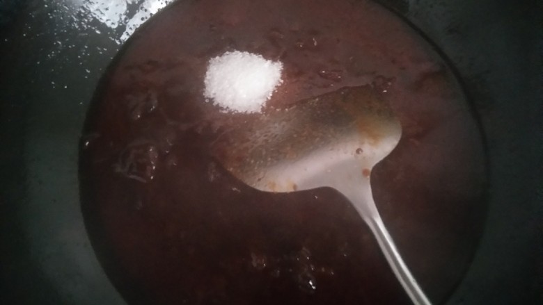 中式肉酱意面,适量食盐,和黄豆粒大小碱面,不要多放。