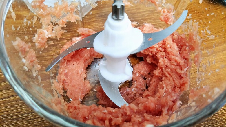 梅菜蒸肉饼(蒸蛋器版),猪肉放搅碎机绞肉碎