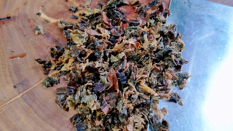 梅菜蒸肉饼(蒸蛋器版),稍微切碎点