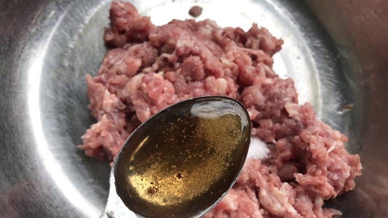 这样荤素搭配极好的,翡翠白玉卷,<a style='color:red;display:inline-block;' href='/shicai/ 718'>料酒</a>。