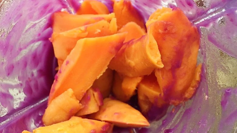 薯汁,紫薯 黄心薯分开来打 不用洗机 四小勺水 一勺半糖