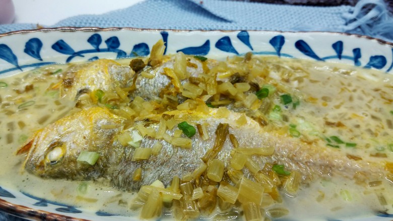 下饭菜~雪菜黄鱼汤,汤汁拌饭,米饭记得多做点