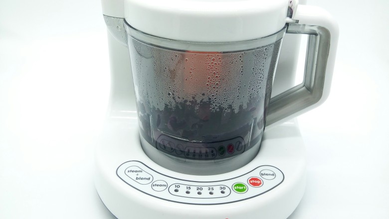 奶香紫薯泥,煮熟了,加少许的<a style='color:red;display:inline-block;' href='/shicai/ 219'>牛奶</a>,按搅拌键几秒就可以