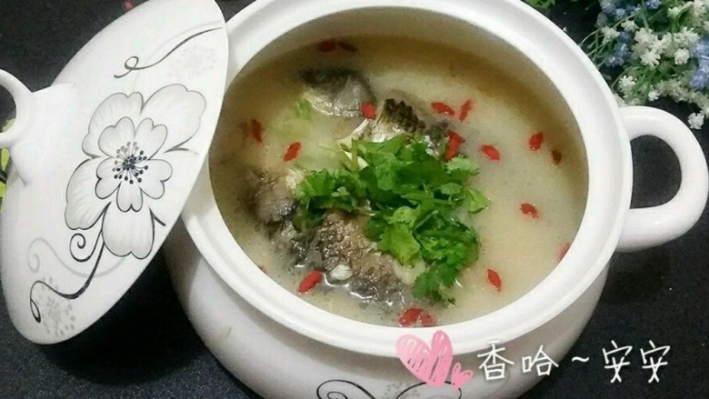 清炖鲫鱼汤