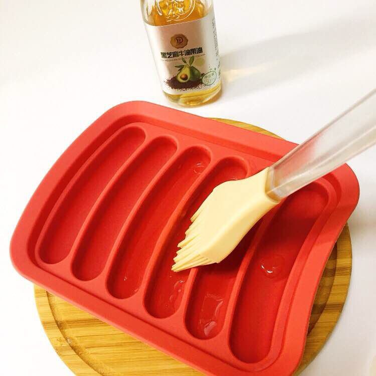 果蔬面鸡蛋肠,磨具刷黑芝麻牛油果油(方便脱模)