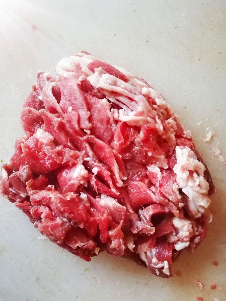 腌菜炒肉,<a style='color:red;display:inline-block;' href='/shicai/ 414'>猪肉</a>切片