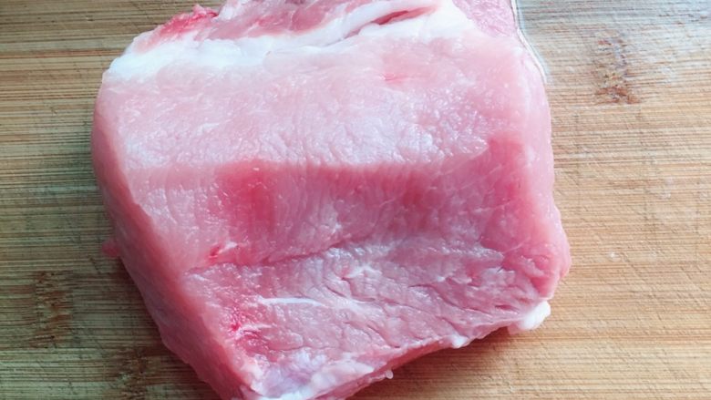 蛏干瘦肉汤,瘦肉洗干净,(我会把一点肥的都切掉)