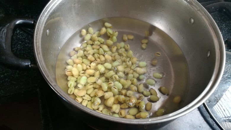 天青色等烟雨,而我在等你——蚕豆浓浆,倒下蚕豆