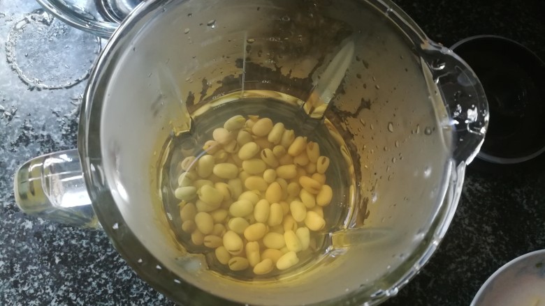 天青色等烟雨,而我在等你——蚕豆浓浆,倒进料理机里