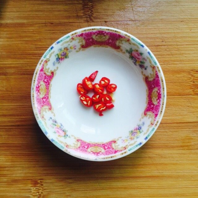 双笋炒虾仁(芦笋+玉米笋),<a style='color:red;display:inline-block;' href='/shicai/ 82'>小米椒</a>切圈备用