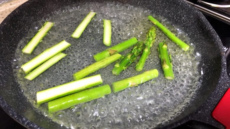 🍤番茄🍅意面🍝,下水煮一下